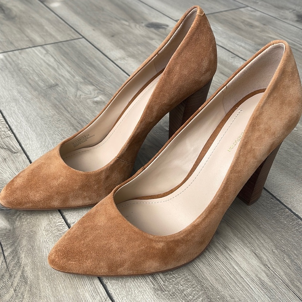 BCBGenteration Women Tan leather Heels Shoes Size 9.5 M